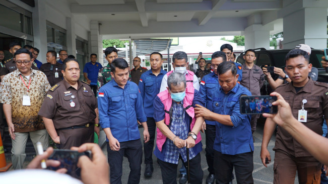 Kedua tersangka ditahan Kejati Sumut. [Dok. Humas Kejati Sumut]
